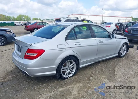 2013 Mercedes-Benz C 300 Luxury 4Matic/Sport 4Matic from USA, damaged, VIN WDDGF8AB6DR280557